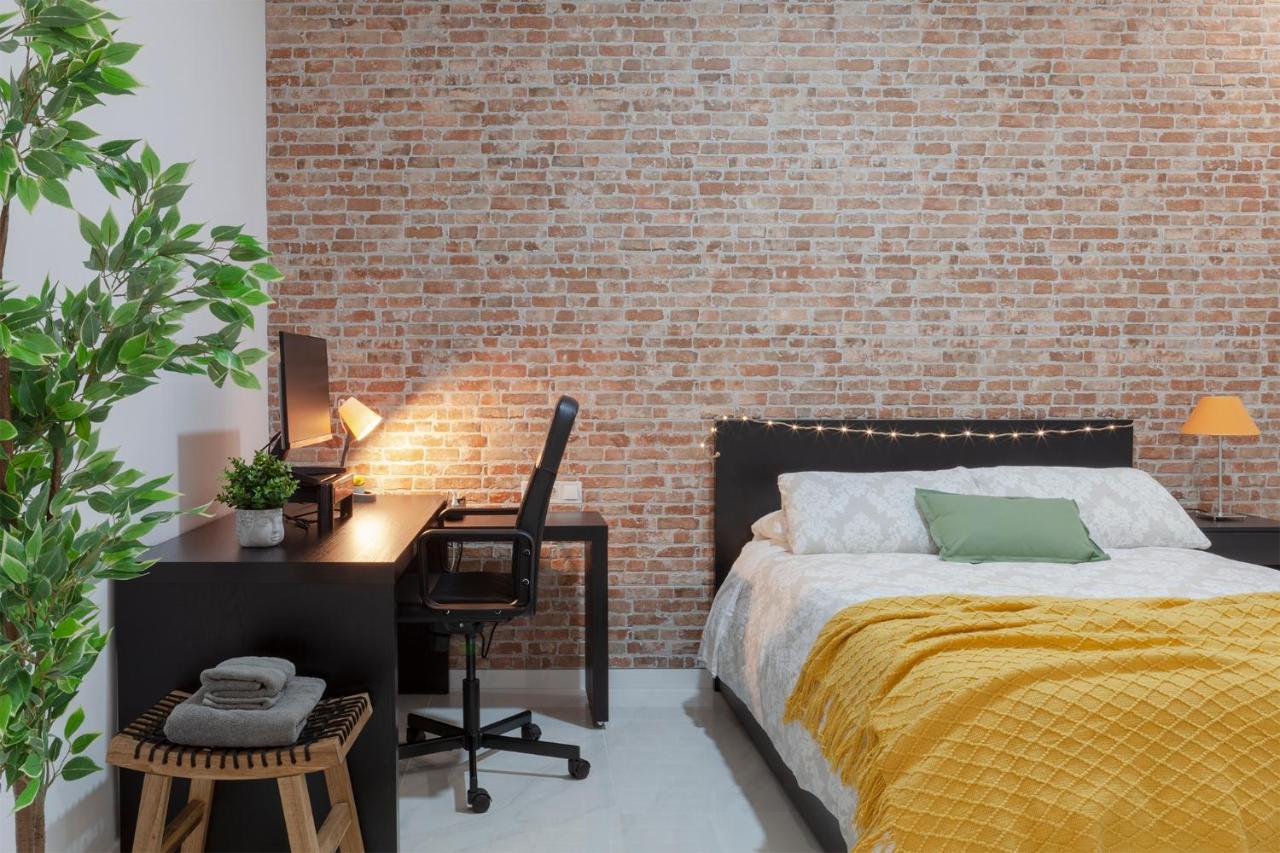 Digital Nomad Retreat 2 -Great Location Near Metro Apartment บาเลนเซีย ภายนอก รูปภาพ