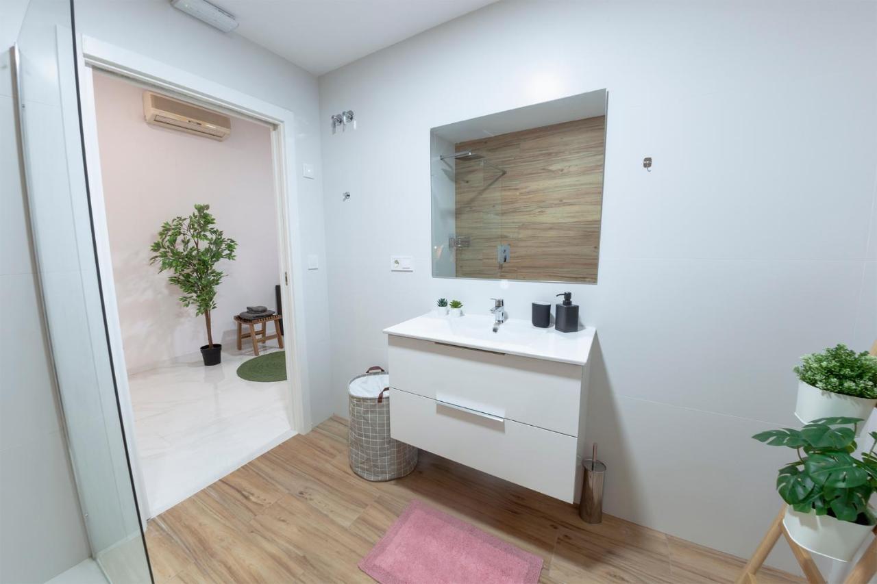 Digital Nomad Retreat 2 -Great Location Near Metro Apartment บาเลนเซีย ภายนอก รูปภาพ