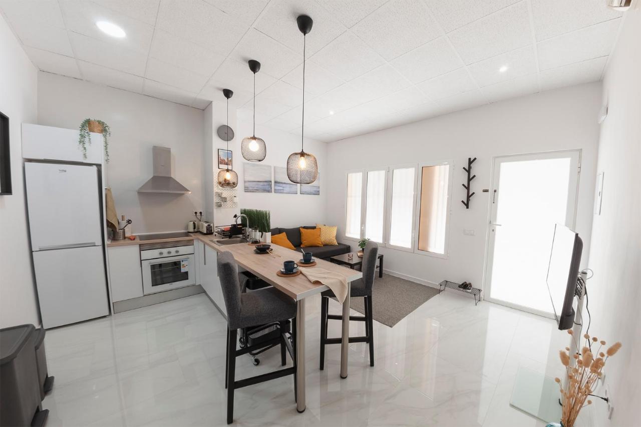 Digital Nomad Retreat 2 -Great Location Near Metro Apartment บาเลนเซีย ภายนอก รูปภาพ